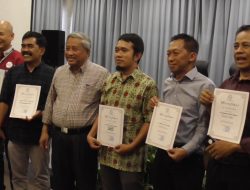 Dewan Pers Serahkan sertifikat Faktual ke 6 Media