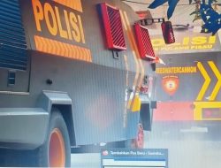 Polres Semprot Massal Disinfektan