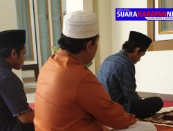 Edy pimpin sholat Ied bersama keluarga di rumah jabatan