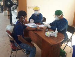 Saat Pedagang di Rapidtest Tim Gugus Gratis