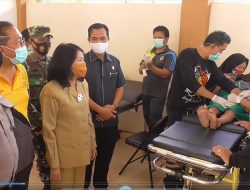 Peringati HKN ke-56 dengan Sunatan Massal dan Pembagian Mobil Operasional Ambulans