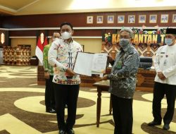 Bupati Terima Program Desa Mandiri dari LH