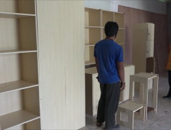 Melatih Potensi Masyarakat dengan Memberikan Peluang Kerja Baru di bidang Meubelair oleh PLTU