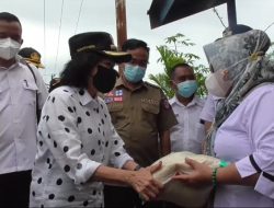 Bupati Himbau Aparat Desa Setempat Terus Pantau Warga Terdampak Banjir