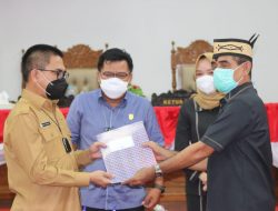 Wakili Bupati, Sekda Hadiri Paripurna DPRD