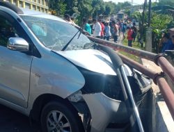Sopir Ngantuk Tabrak Pagar Jembatan KM. 10
