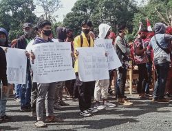 Pasukan Lawung Bahadang Unjuk Rasa ke Naga Bhuana