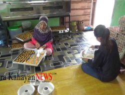 Puluhan Juta Omzet Penjualan Kue Lebaran