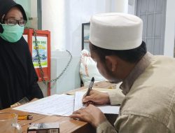 Langgar Miftahul Huda Salurkan zakat Fitrah