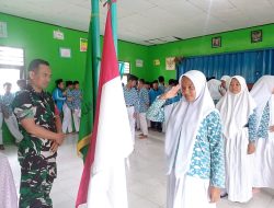 Babinsa Beri Materi Wasbang Kepada Siswa MTS