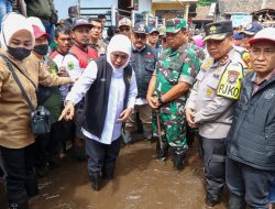 Pangdam V/Brawijaya Bersama Forkopimda Jatim Tinjau Bencana Banjir di Bondowoso