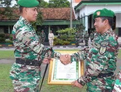 Pulang Tugas dari Papua, Kapten Bambang dan Koptu Totok Disambut Letkol Endi