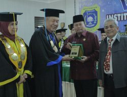 Mewakili Bupati Asahan, Drs. Muhili Lubis Hadiri Wisuda Sarjana Institut Agama Islam Daar Uluum Asahan