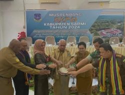 Dandim 1712/Sarmi Hadiri Penyerahan Penghargaan Pejabat Pemkab