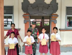 Pacu Semangat Belajar Siswa SDN, Babinsa Banjarangkan Rela Keluarkan Uang Pribadi