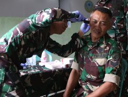 Sebelum Diberangkatkan ke Maluku Utara, Kesehatan Prajurit Sriti Diperiksa