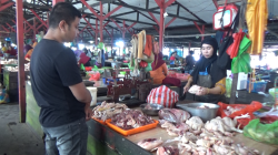 Meski Naik Aktivitas Jual Beli di Pasar Saik Masih Normal