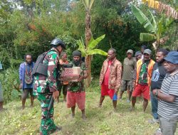 Jumat Berkah, Satgas Yonif 721/Makkasau buat Warga Papua