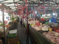 Jelang Idul Adha 1446 H, Harga Ayam Ras di Pasar Saik Terpantau Stabil