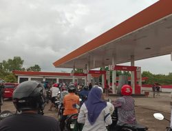 BBM Jenis Pertalite langka, Masyarakat Rela Antri Hingga Berjam-jam