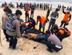 “Geger” Penemuan Mayat Penumpang KM Dharma Rucitra VI di Pantai Sungai Bakau