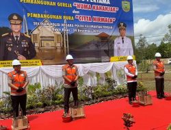 Kapolda Kalteng Melakukan Peletakan Batu  Pertama Pembangunan 2 Rumah Ibadah